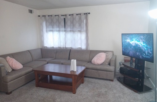 St. Andrews Apartment | 9 mnt arme schools n5 mnt to the zoon10 mnt downtown n10 minute of university