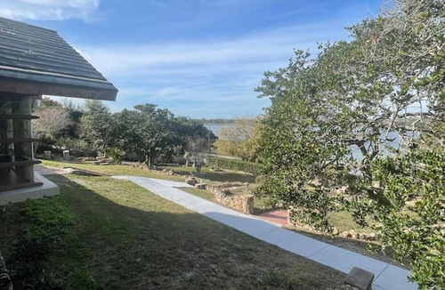 Lake Wales Apartment | 900 sq ft Luxury Spa Suite · 2SA · Lake Views