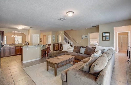 Calabria House | 9029 Calabria