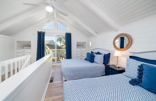 Sealoft Villas House | 940 Sealoft Villa