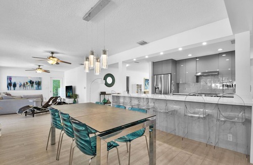 Tropic Isle House | 943 Managed by Brampton Park