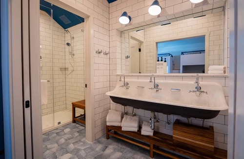 Florida Central Atlantic Coast Hotel | 9BR House | Evermore Orlando | Media Theater & Group Resort Home