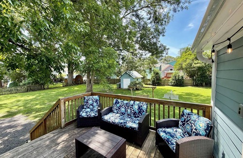 Washington Cottage | A Beautifully Kept Historic Retreat, Walking Distance to Downtown