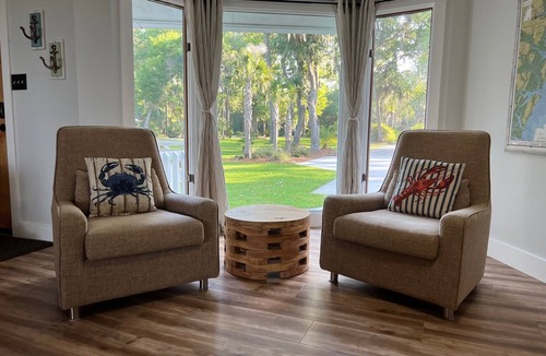Midway House | A Colonels Island Gem! In Midway GA near Halfmoon Marina with Deep Water Dock