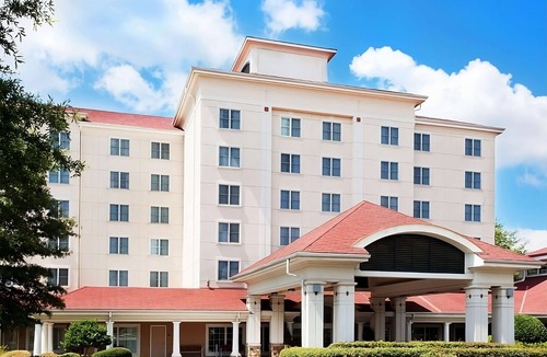 College Park Hotel | A Place You'll Surely Enjoy! 2 Posh Units, Near CNN Center - Studio Tour