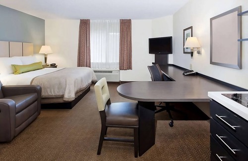 Ashley Oaks Hotel | A quick drive from McGhee Tyson Airport! Private Full Kitchen! Pets Allowed!
