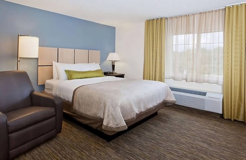 Ashley Oaks Hotel | A quick drive from McGhee Tyson Airport! Private Full Kitchen! Pets Allowed!