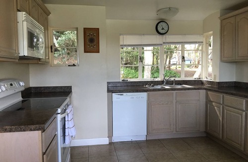 Sanford House | A river retreat caught between Florida's beaches and Orlando's Amusement Parks.