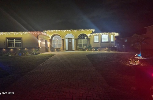Port Saint Lucie House | A Slice of Paradise pool and pool table