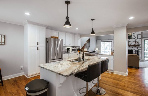 Athens House | A Spacious Place for Everyone. Sanford Stadium, Downtown and Dining So Close!