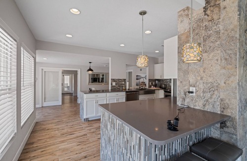 Bay Esplanade House | A Sunset Dream - Monthly Beach Rental