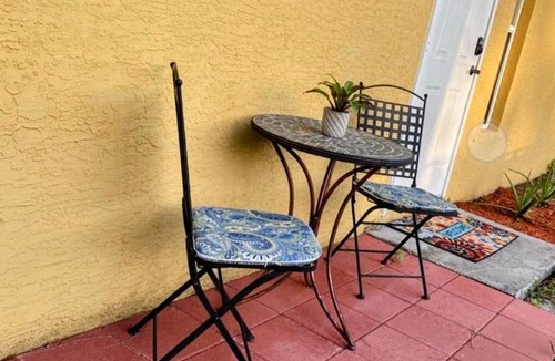 Port Saint Lucie House | A Treasure Coast Gem- Private entrance and private bathroom