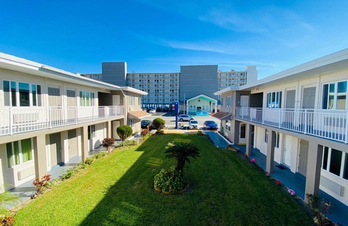 Bostroms Lower Ormond Beach Hotel | A1A Super Inn