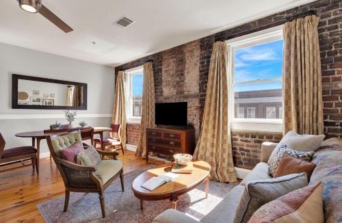 Historic District - North House | Above Broughton St 3002
