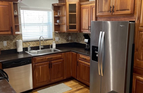 Marble Cabin | Above it All-beautiful cabin with amazing views! 10 mins from Casino