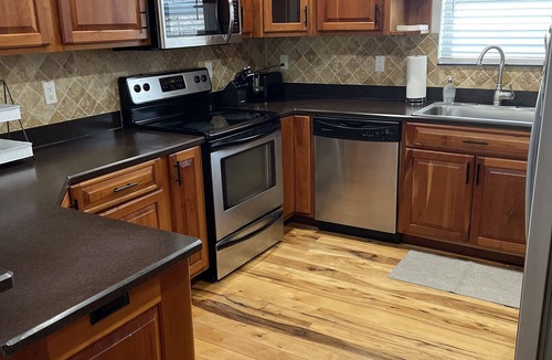 Marble Cabin | Above it All-beautiful cabin with amazing views! 10 mins from Casino