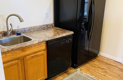 Marble Cabin | Above it All-beautiful cabin with amazing views! 10 mins from Casino