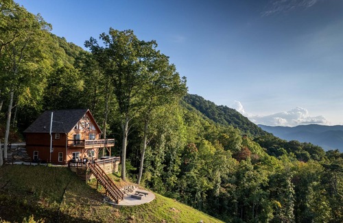 Whittier Cabin | Above The Clouds-Hot Tub - Views - Gas Firepit