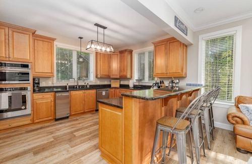Macon House | Absolute Dream, Prime Location: Pool Table & Sauna