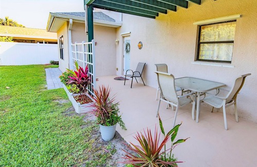 Floridana Beach House | Across the Street From Pristine Beach: No Cleaning Fee, 90 day minimum