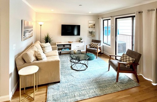 Folly Field Condo | Admiral Row - first floor! Relax beachfront, pickleball & pool! Sun & Sea HHI