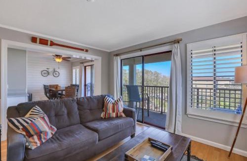 Folly Field House | Admiral's Row 320 - Oceanview & Resort Pool