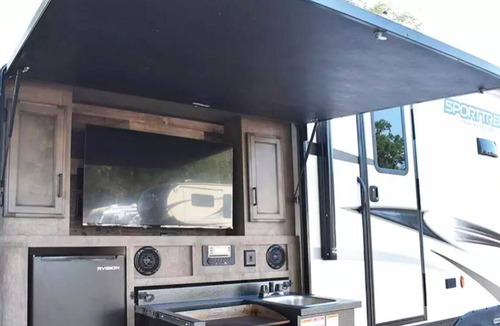 Lutz House | Adorable 2-bedroom camper the heart of Lutz