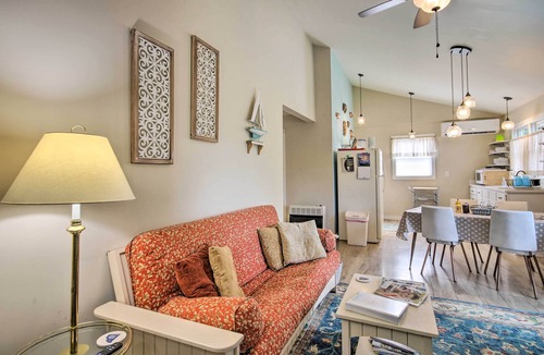 Chapin Cottage | Adorable Lakefront Cottage w/Dock & Grill!