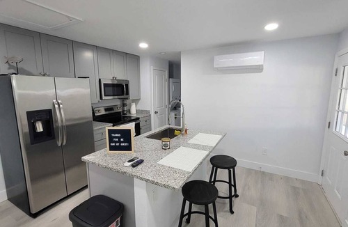 St. Petersburg Apartment | Adorable New Remodel W Cozy Guesthouse to Relax