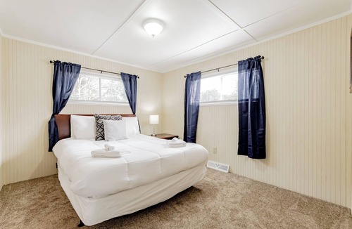 West Columbia Hotel | Adorable on Taylor Both Units