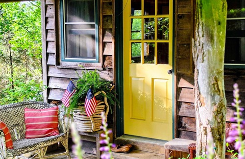 Scaly Mountain Cabin | Affordable charm on 3 private rolling acres