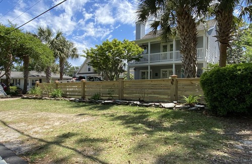 Airlie House | Airlie Road Cottage renovated with double front porches, palm trees and WiFi