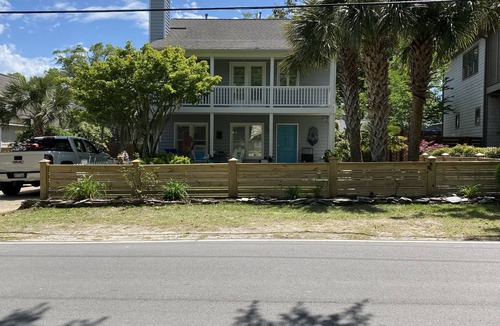 Airlie House | Airlie Road Cottage renovated with double front porches, palm trees and WiFi
