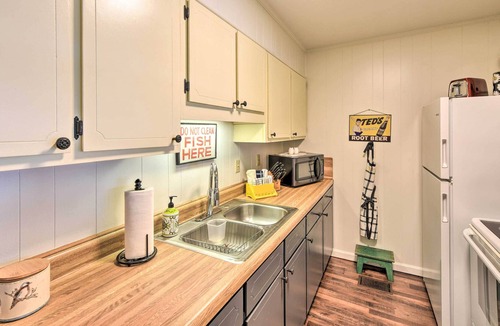 Midway Cottage | Airy Lake Pamona Paradise: Sunsets & Bird Watching