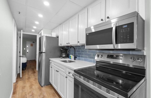 Myrtle Beach Hotel | Airy Oceanfront Suite 4th Flr with Breakfast