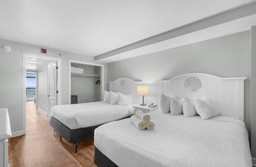 Myrtle Beach Hotel | Airy Oceanfront Suite 4th Flr with Breakfast