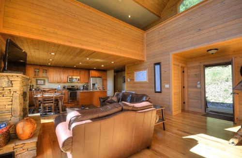 Almond Cabin | Almond Joy - Free Estate Tours - Modern Luxury Cabin w/View - Motorcycles