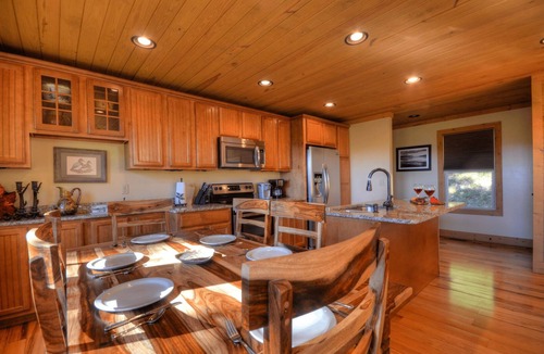 Almond Cabin | Almond Joy - Free Estate Tours - Modern Luxury Cabin w/View - Motorcycles