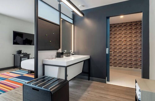 Florence Hotel | Aloft by Marriott Florence