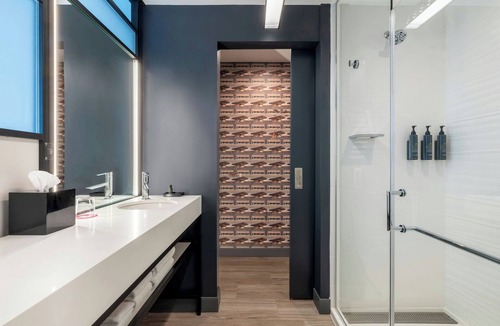 Florence Hotel | Aloft by Marriott Florence