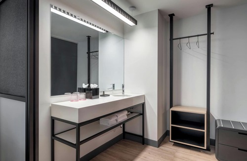 Florence Hotel | Aloft by Marriott Florence