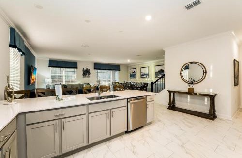 Kissimmee Villa | Amazing 8br w pool theater game room by Disney