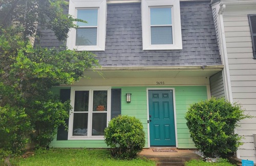 Stone Mountain House | Amazing cozy 2bdrm 2 1/2bth Townhome w/screened patio, close to Dwntwn Atlanta!