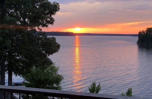 Modoc Shores House | Amazing lake view and sunsets! Perfect for Masters hosting 2024!