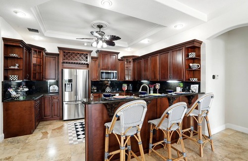 Mariner Villa | Amazing lakefront villa w. ALL the amenities - sleeps 12!