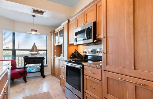 South Pasadena Condo | Amazing Location! Five Minutes from the Beach! Family-Sized Condo