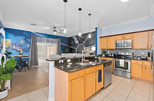 Four Corners House | Amazing Star Wars 3Bd 3 Ba Home + Heated Pool + Free BBQ Grill + Disney 8.9mi