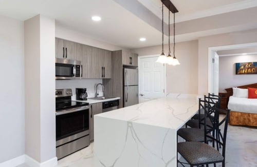 Florida Center Condo | AMAZING TWO-BEDROOM Condo near Universal Studios