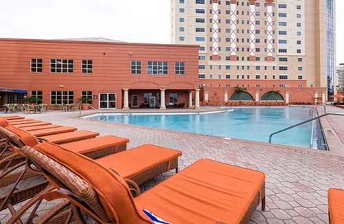 Florida Center Condo | AMAZING TWO-BEDROOM Condo near Universal Studios