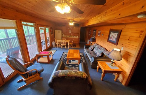 Gatlinburg Cabin | Amazing Views! > Dollywood, Hot Tub, Theater, Games, Resort Pool, Pet Friendly